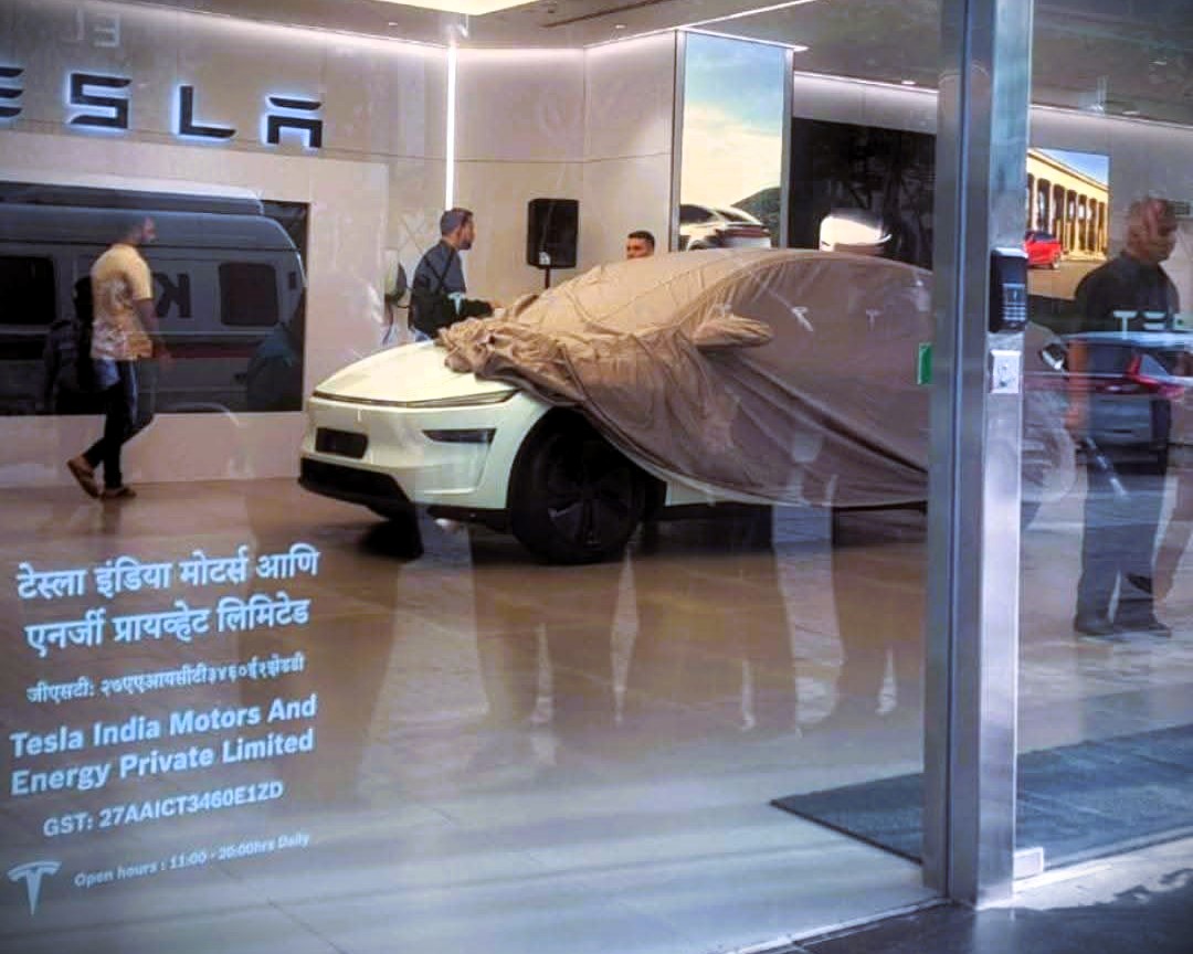 Tesla Model Y भारत में हुई लॉन्च – मुंबई में पहला शोरूम खुला!